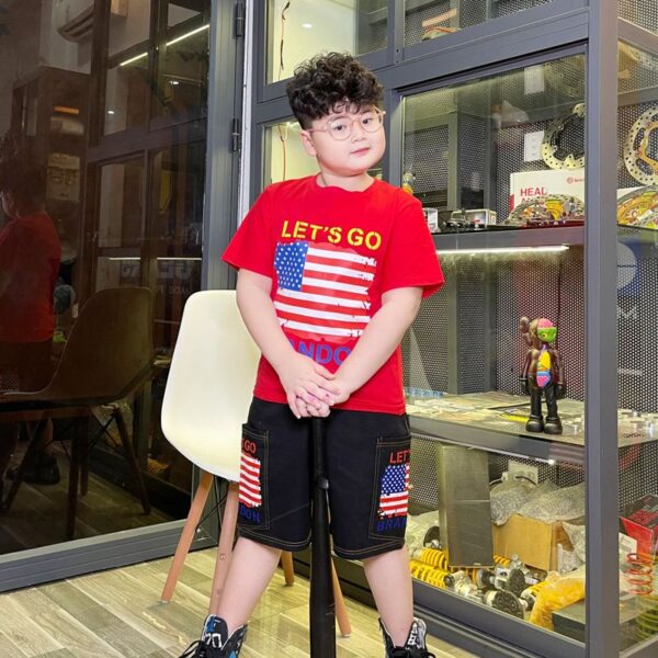 Bộ kaki bé trai hình lá cờ